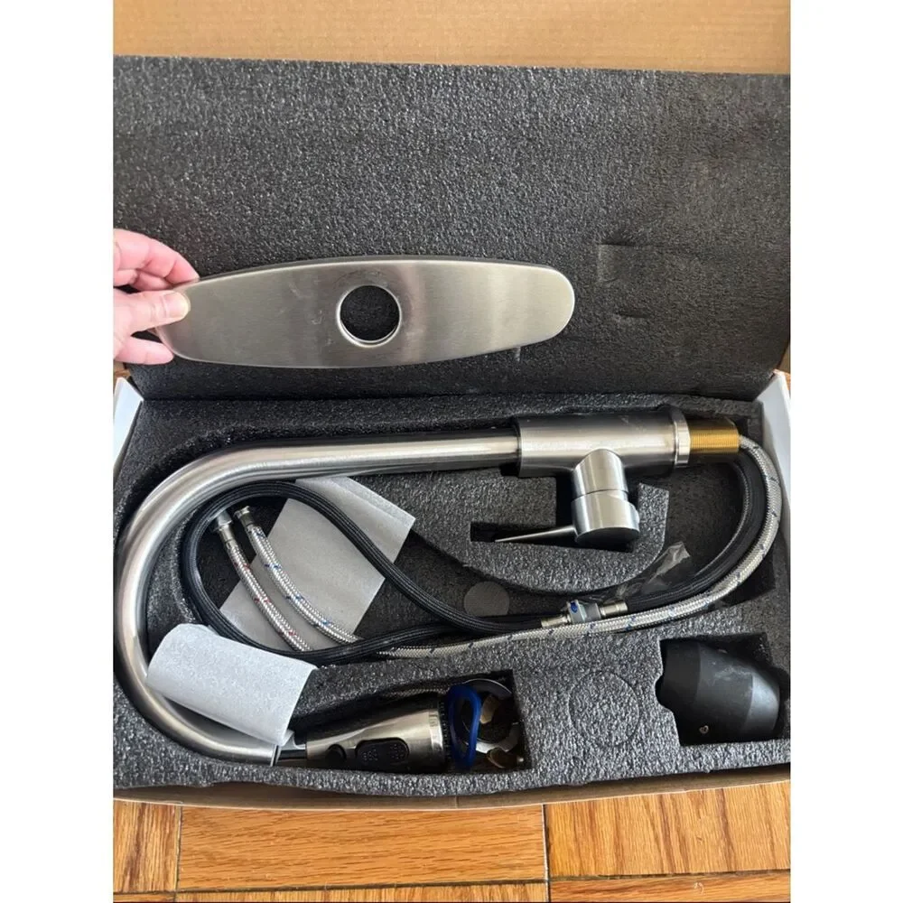 ✨New In Box✨ Single Hole Pull Down Kitchen Faucet Brushed Nickel Has All Parts